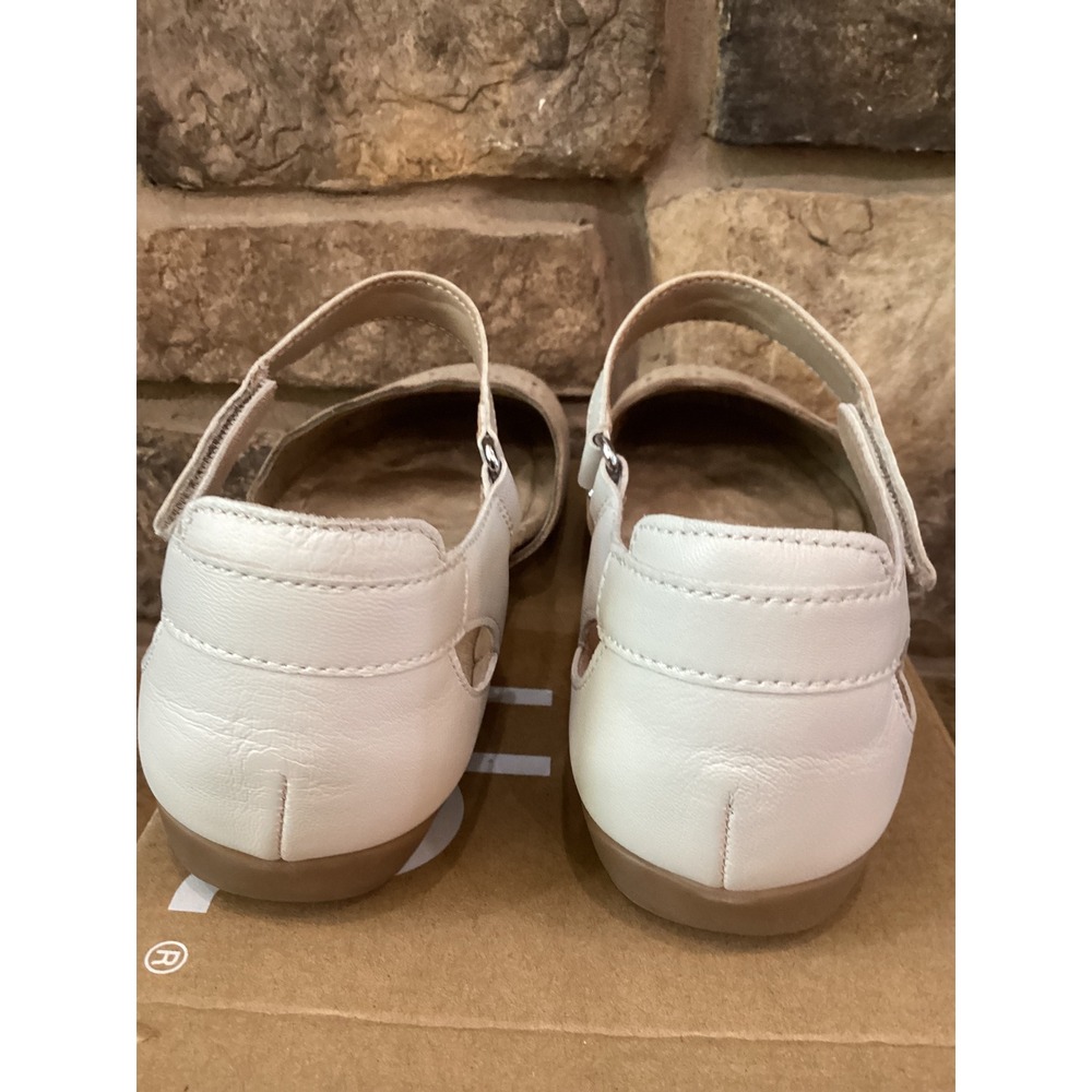 Earth Origins Etbetti Ivory Leather Laser Cut Mary Jane Flats Size 10M New - Picture 7 of 8